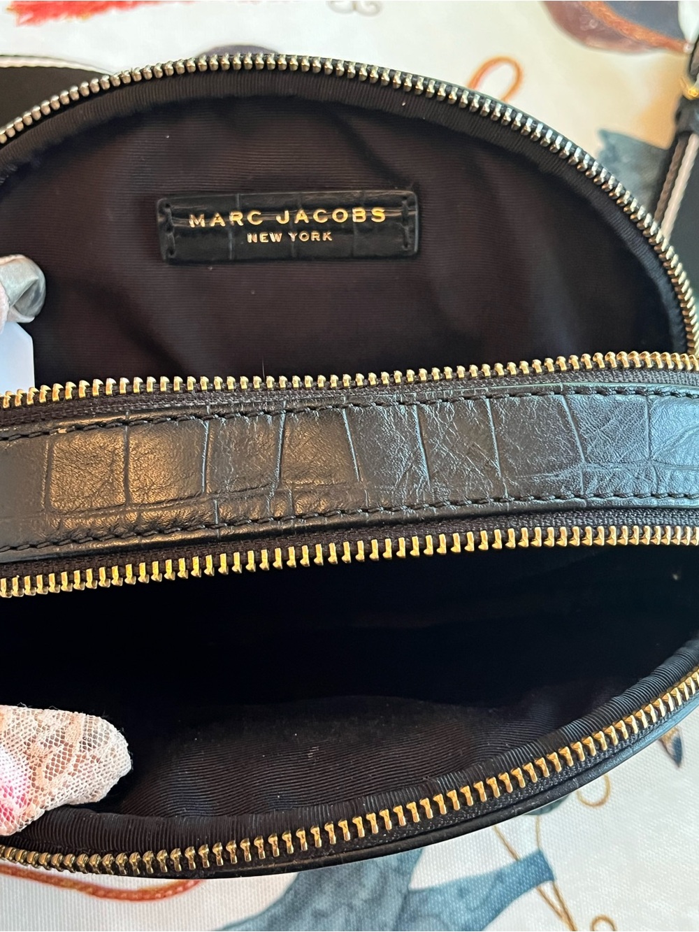 Marc Jacobs Black Rewind Croc-Embossed Oval Crossbody Bag w/Gold Hardware (EUC) - Picture 13 of 14